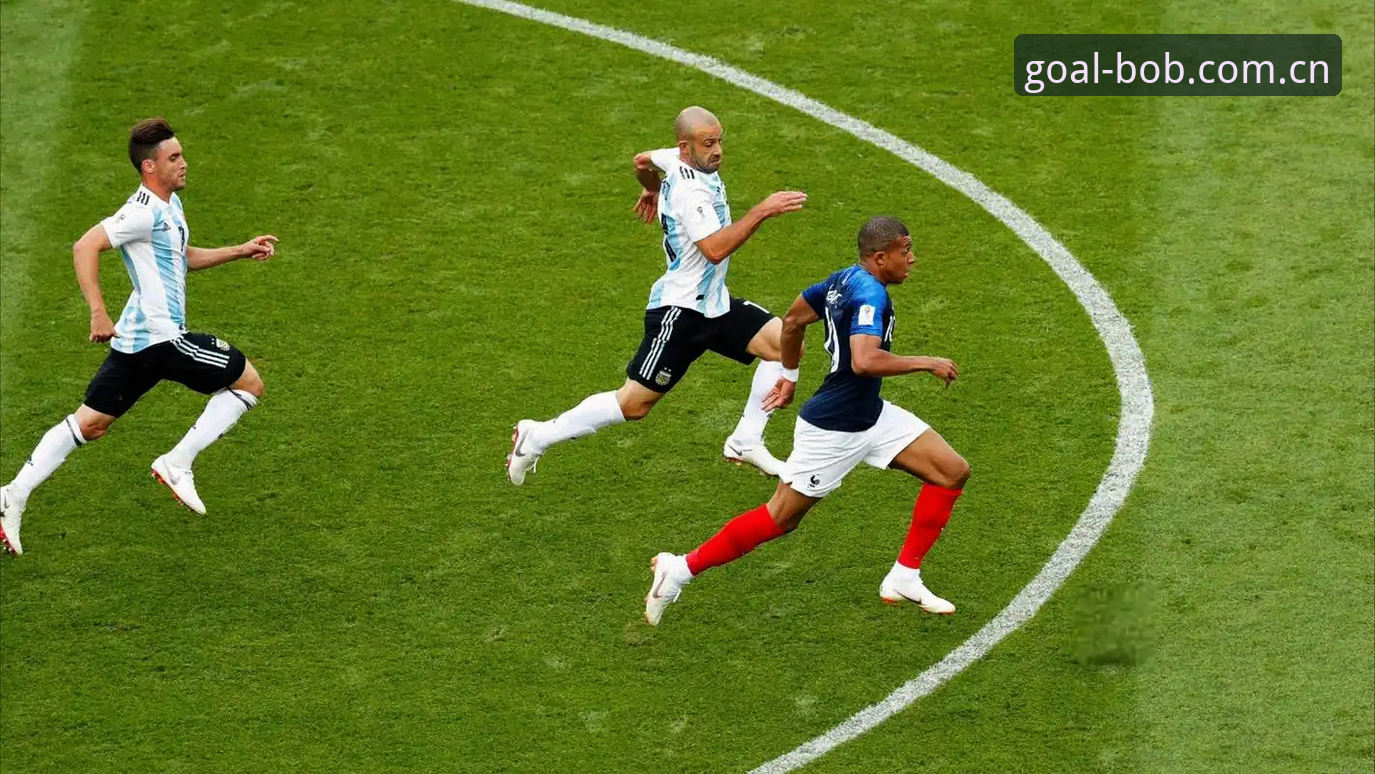 世界杯法国3-0伊拉克全记录：姆巴佩百场里程碑梅开二度